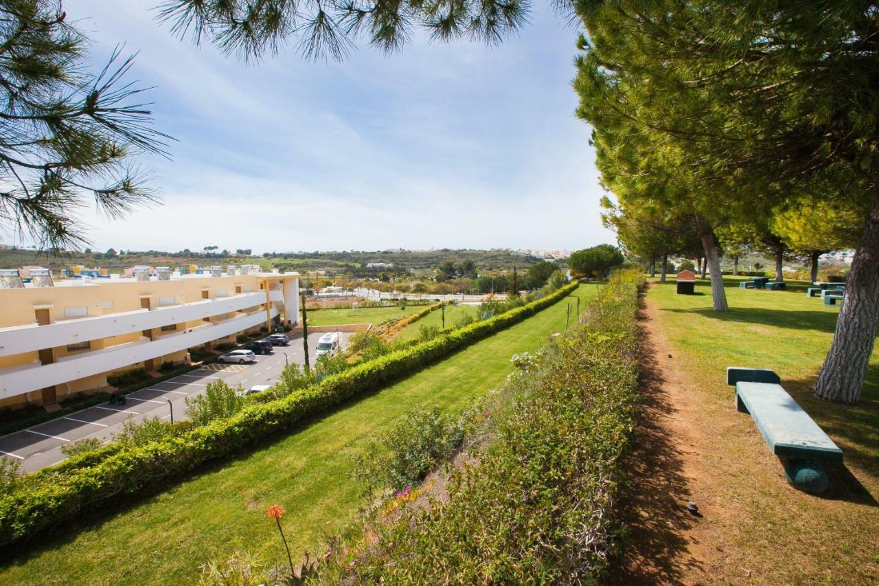 Modern Luxury Apartment Near Harbor Of Albufeira Eksteriør billede